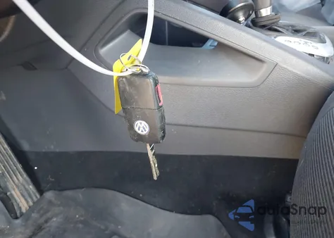 2009 Volkswagen Rabbit S from USA, damaged, VIN WVWBB71K39W077810